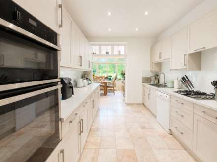 Deacons Hill Road, Elstree