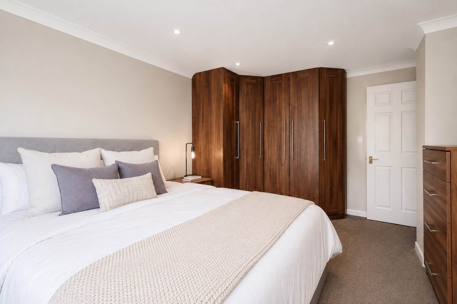Stratfield Road, Borehamwood, Image 3