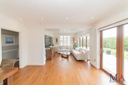 Haggerston Road, Borehamwood, Image 1