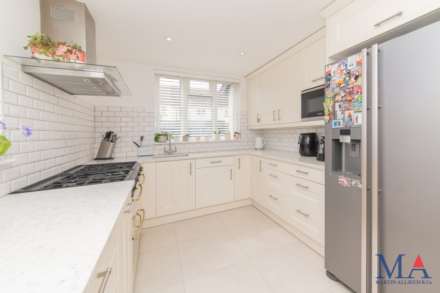 Haggerston Road, Borehamwood, Image 15
