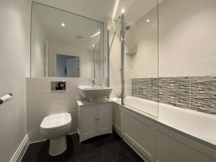 Studio Way, Borehamwood, Image 11