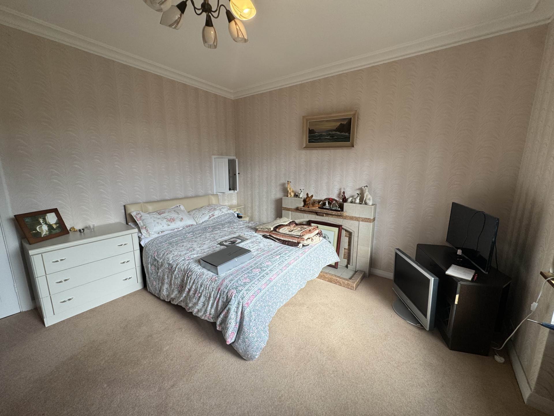Well End Road, Borehamwood, Image 10