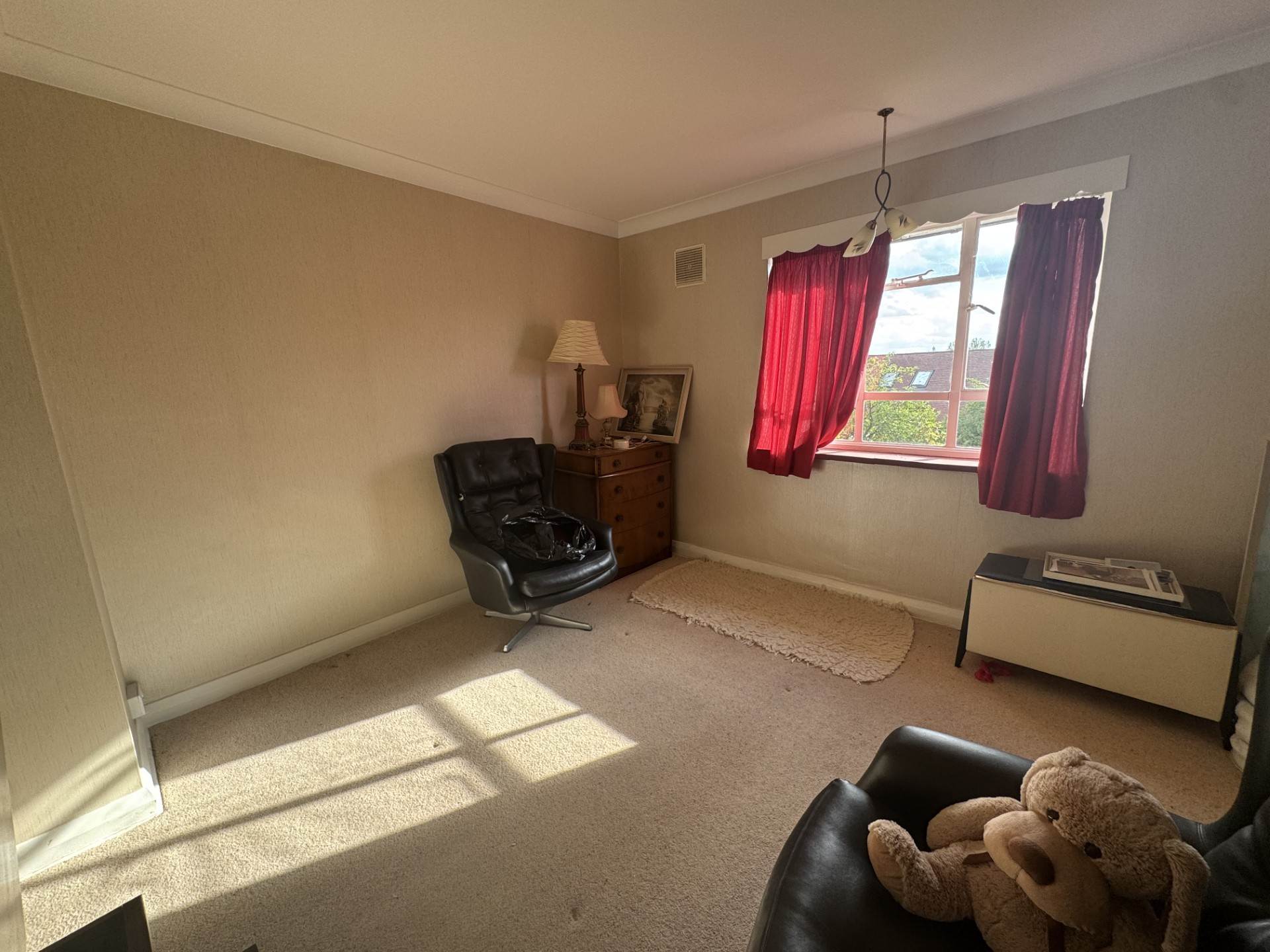 Well End Road, Borehamwood, Image 11