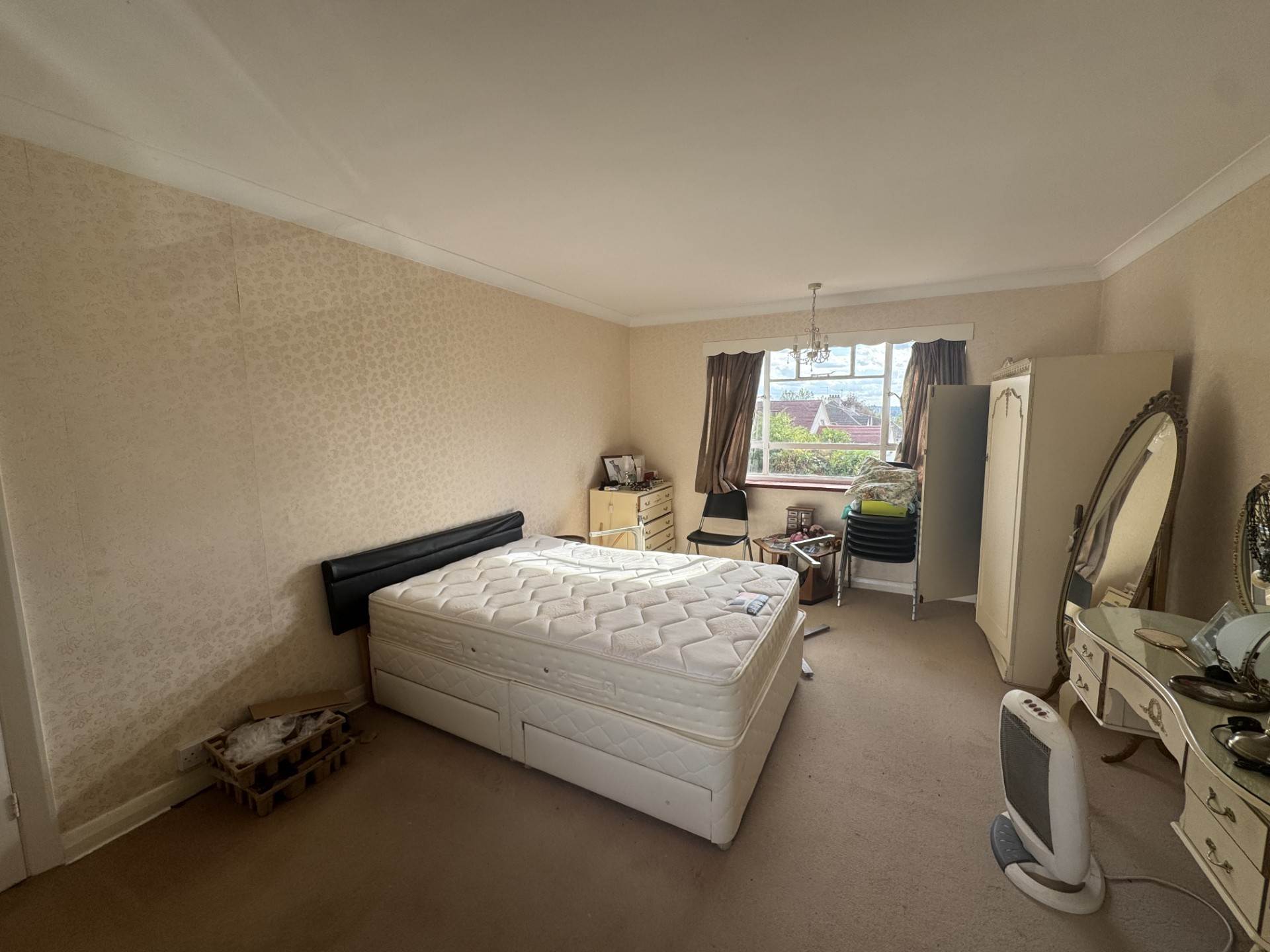 Well End Road, Borehamwood, Image 8