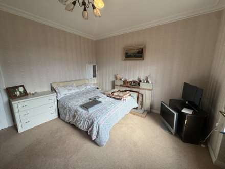 Well End Road, Borehamwood, Image 10