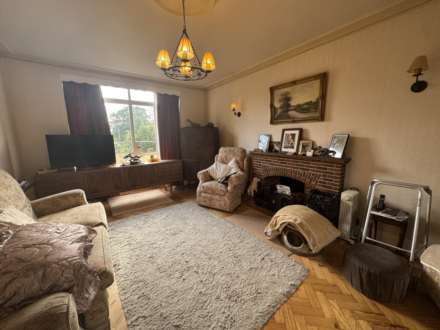 Well End Road, Borehamwood, Image 5