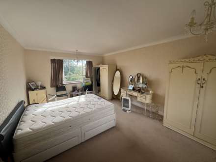 Well End Road, Borehamwood, Image 7