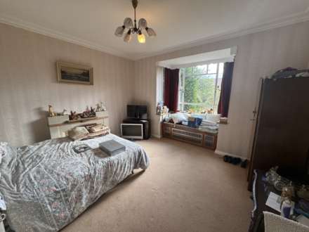 Well End Road, Borehamwood, Image 9
