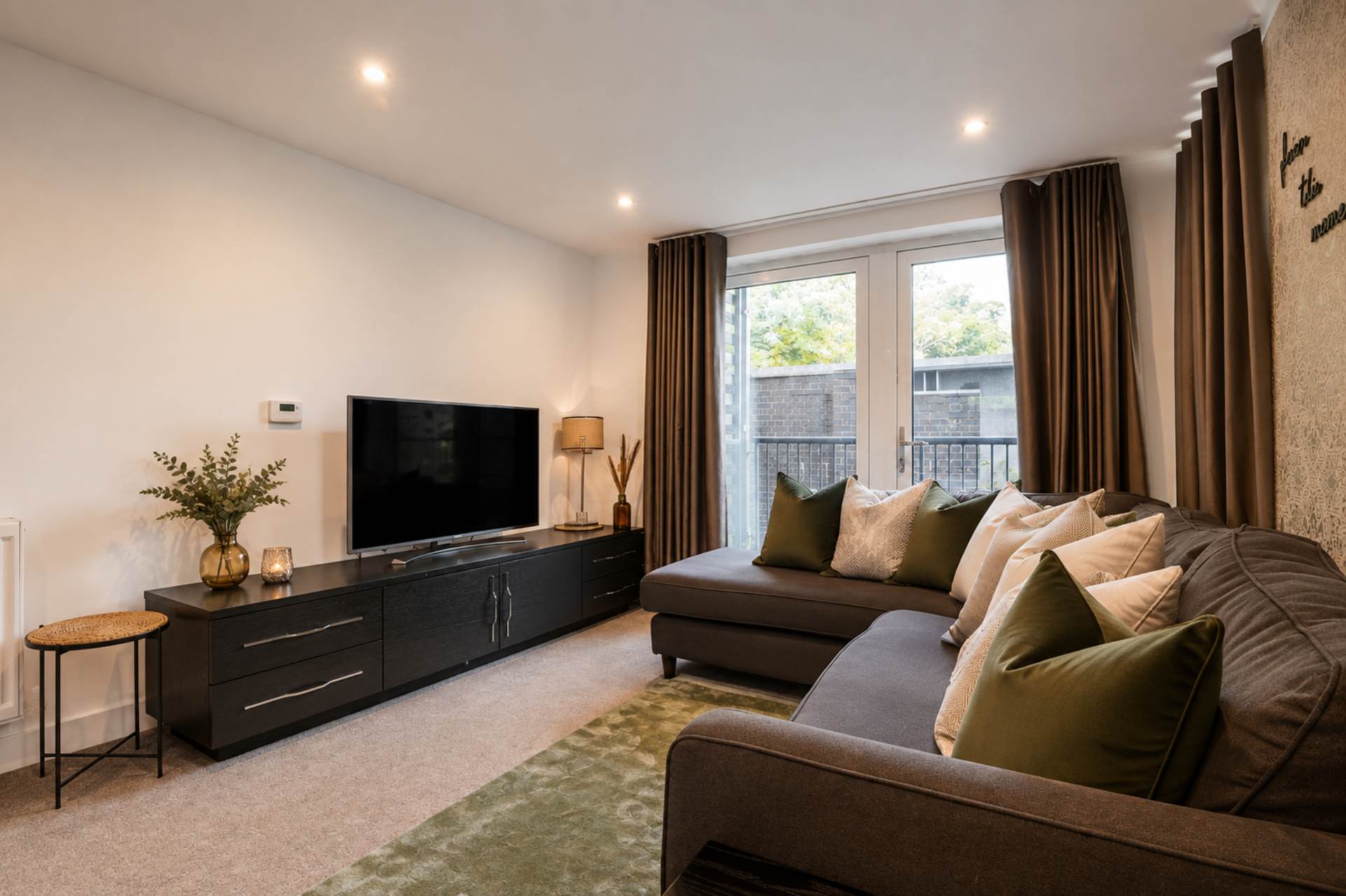 Owen Court, Elstree, Image 1
