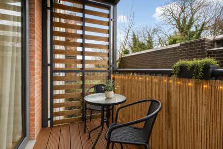 Owen Court, Elstree, Image 10