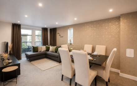 Owen Court, Elstree, Image 2
