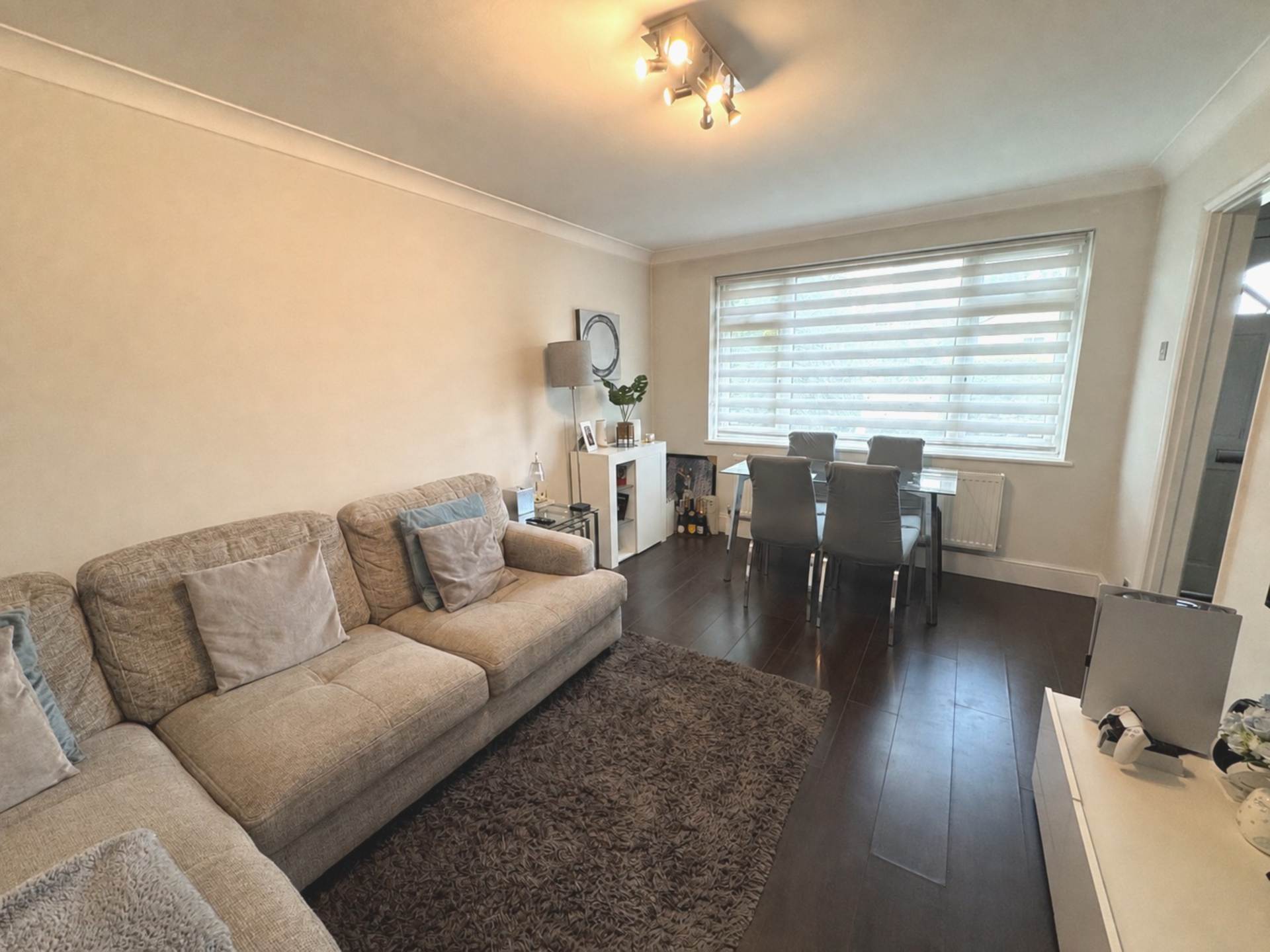 West View Court, Elstree, Image 2