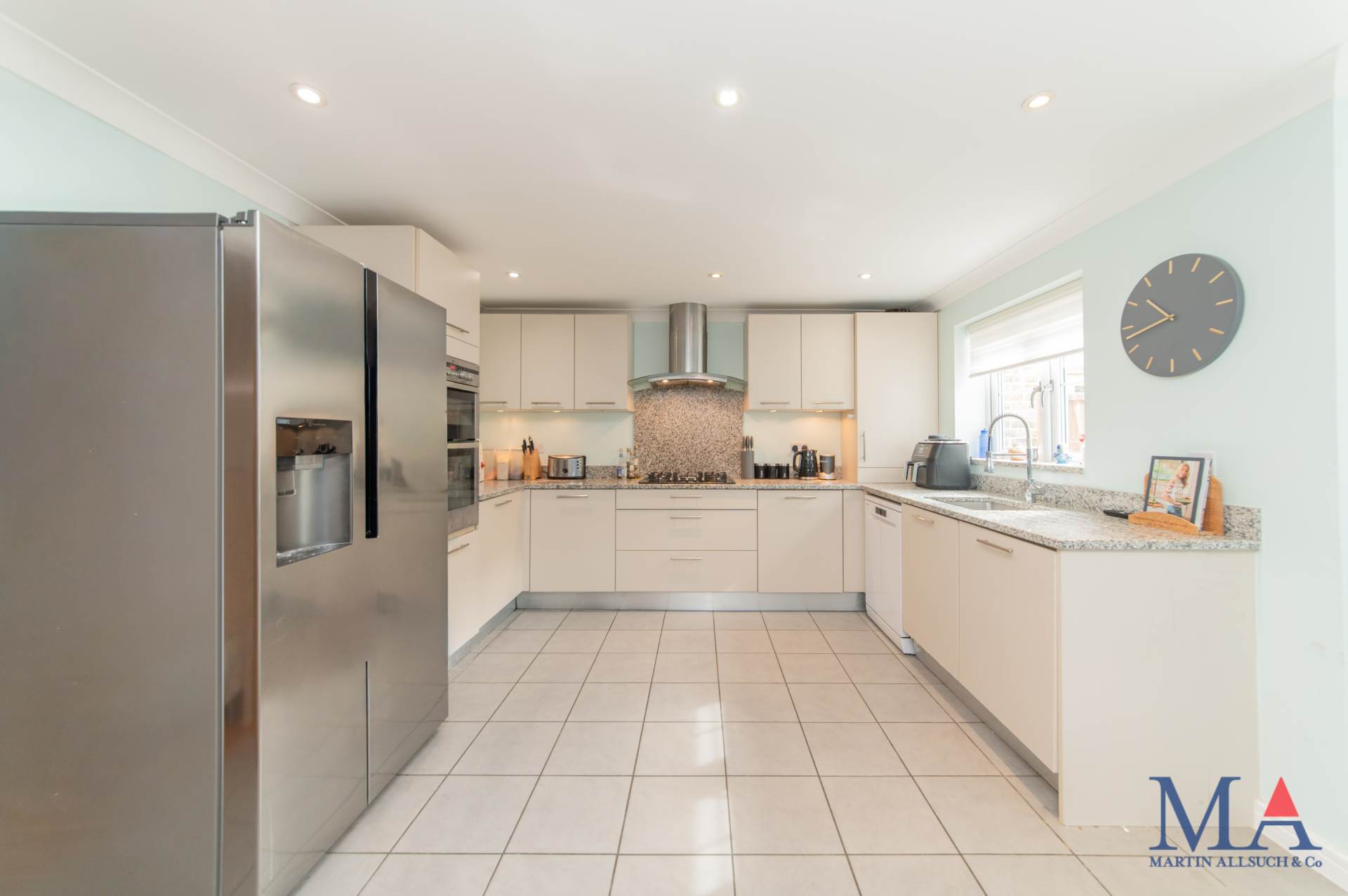 Highbridge Close, Radlett, Image 10