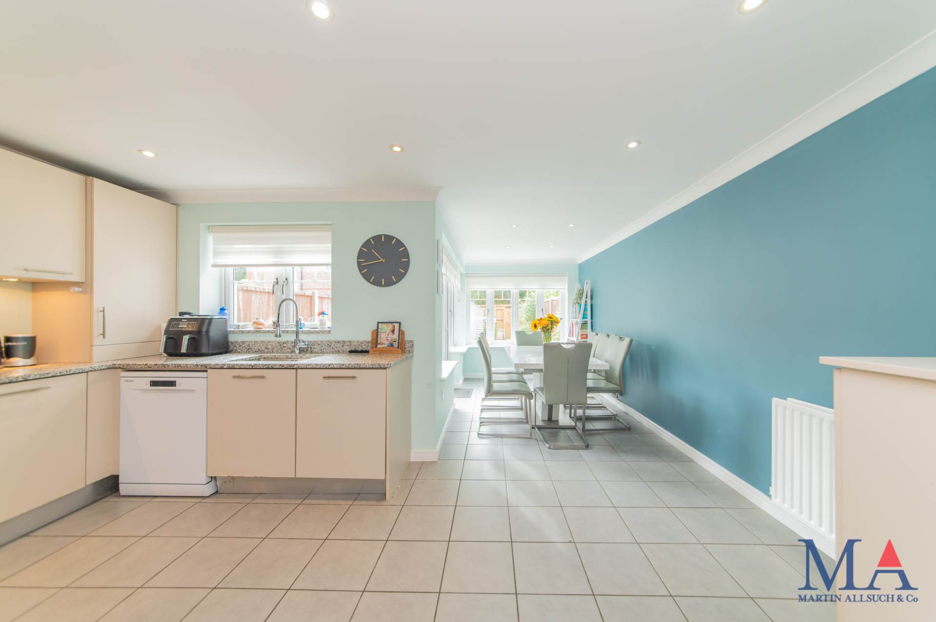 Highbridge Close, Radlett, Image 12
