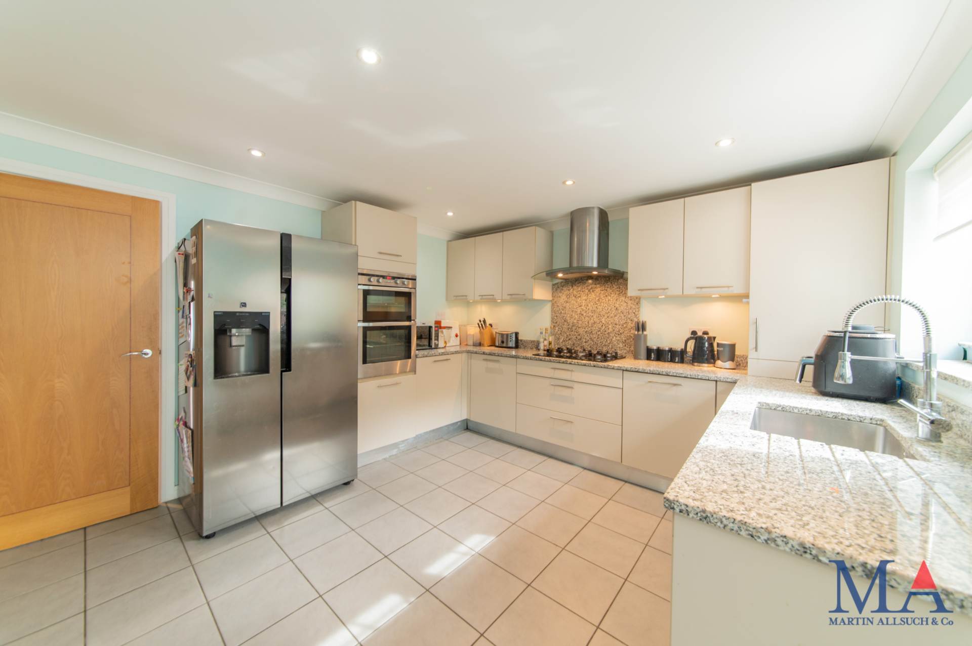 Highbridge Close, Radlett, Image 13