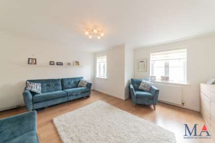 Highbridge Close, Radlett, Image 4