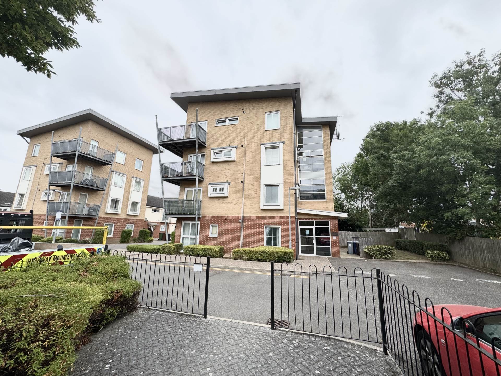 Whitehall Close, Borehamwood, Image 1