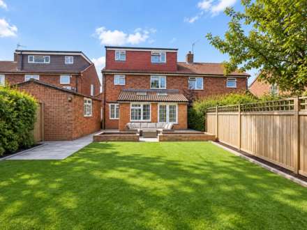 Property For Sale Thornbury Gardens, Borehamwood