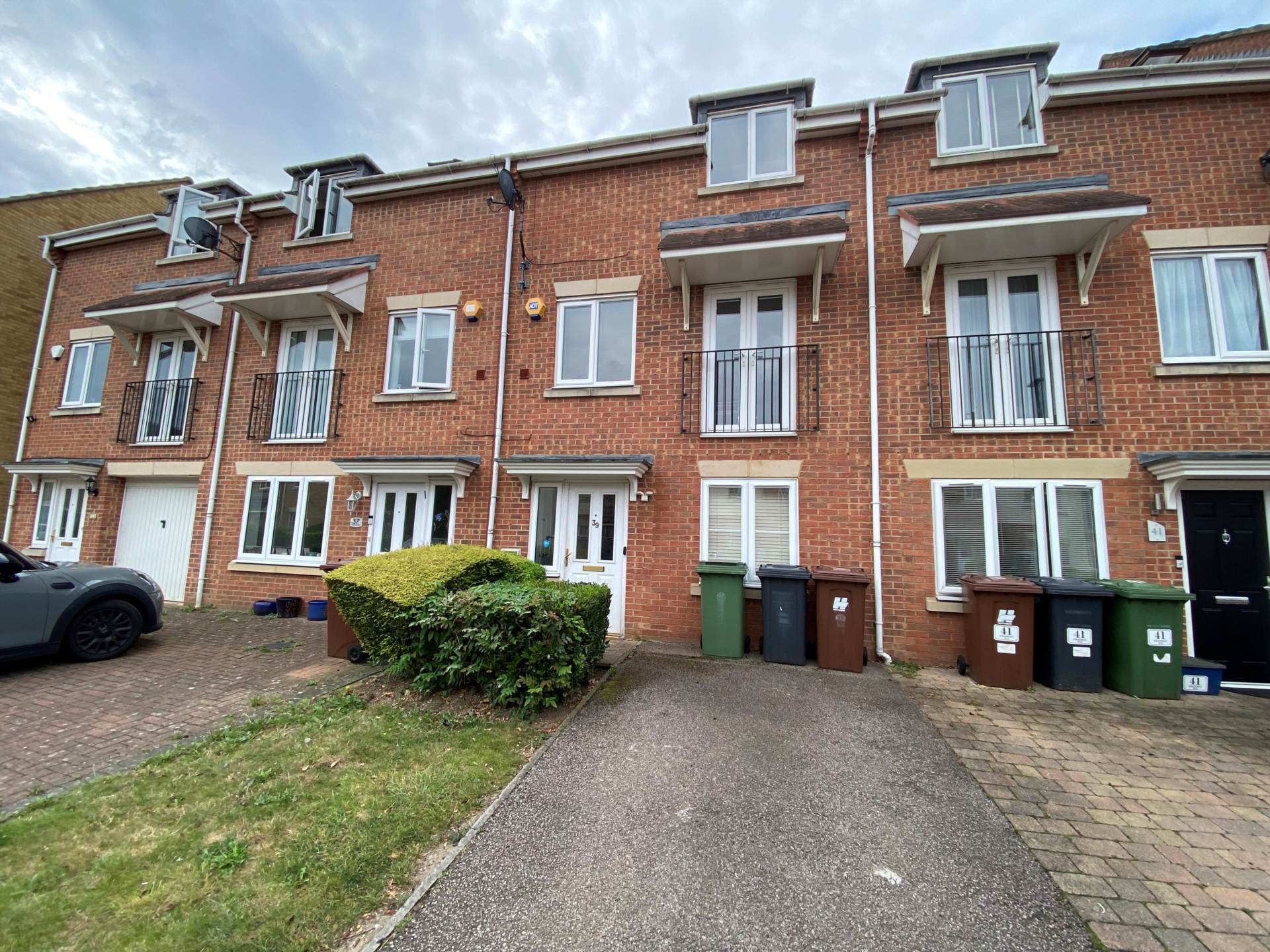 Coleridge Way, Borehamwood, Image 1