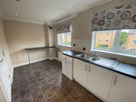 Coleridge Way, Borehamwood, Image 3