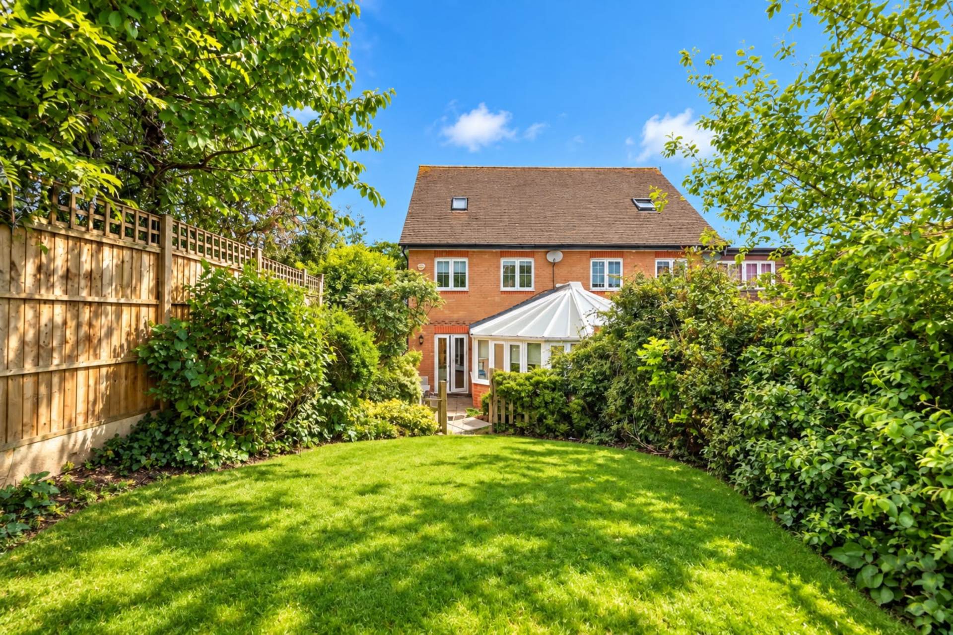 Hampton Close, Borehamwood, Image 6