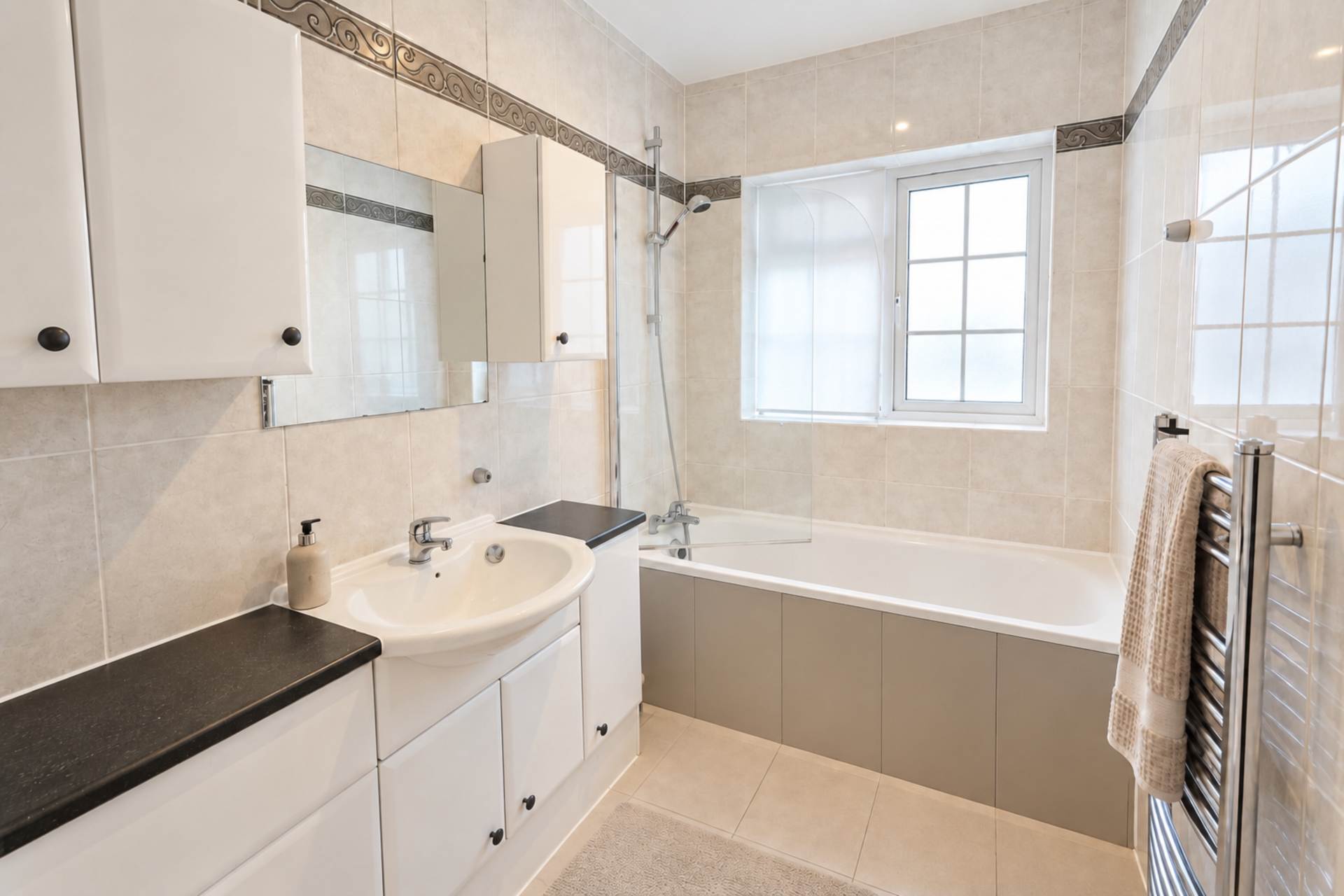 Highview Avenue, Edgware, Image 12