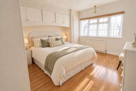 Highview Avenue, Edgware, Image 6