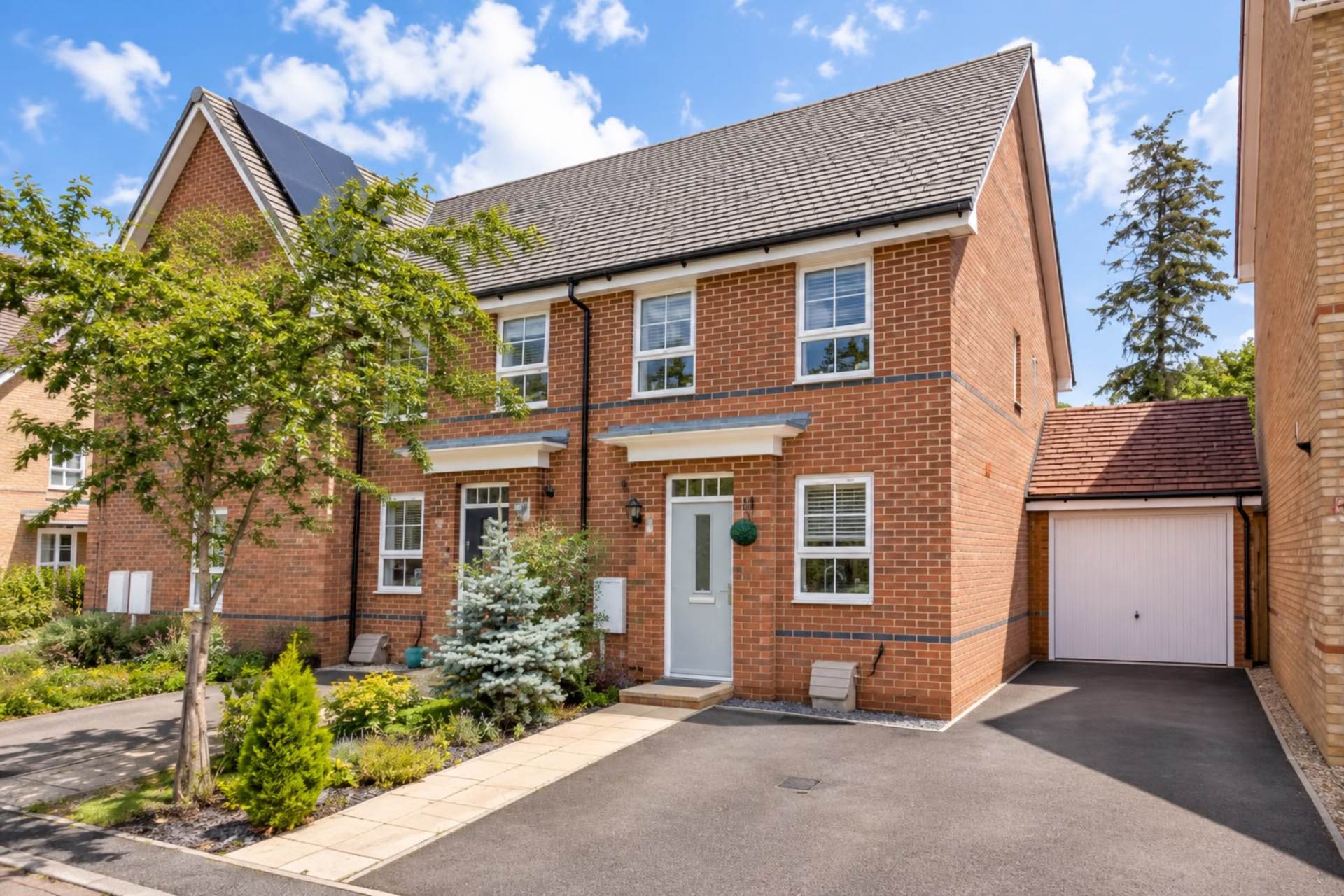 Peregrine Way, Hatfield, Image 1