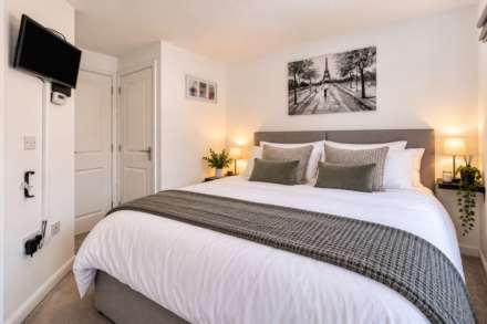 Peregrine Way, Hatfield, Image 4