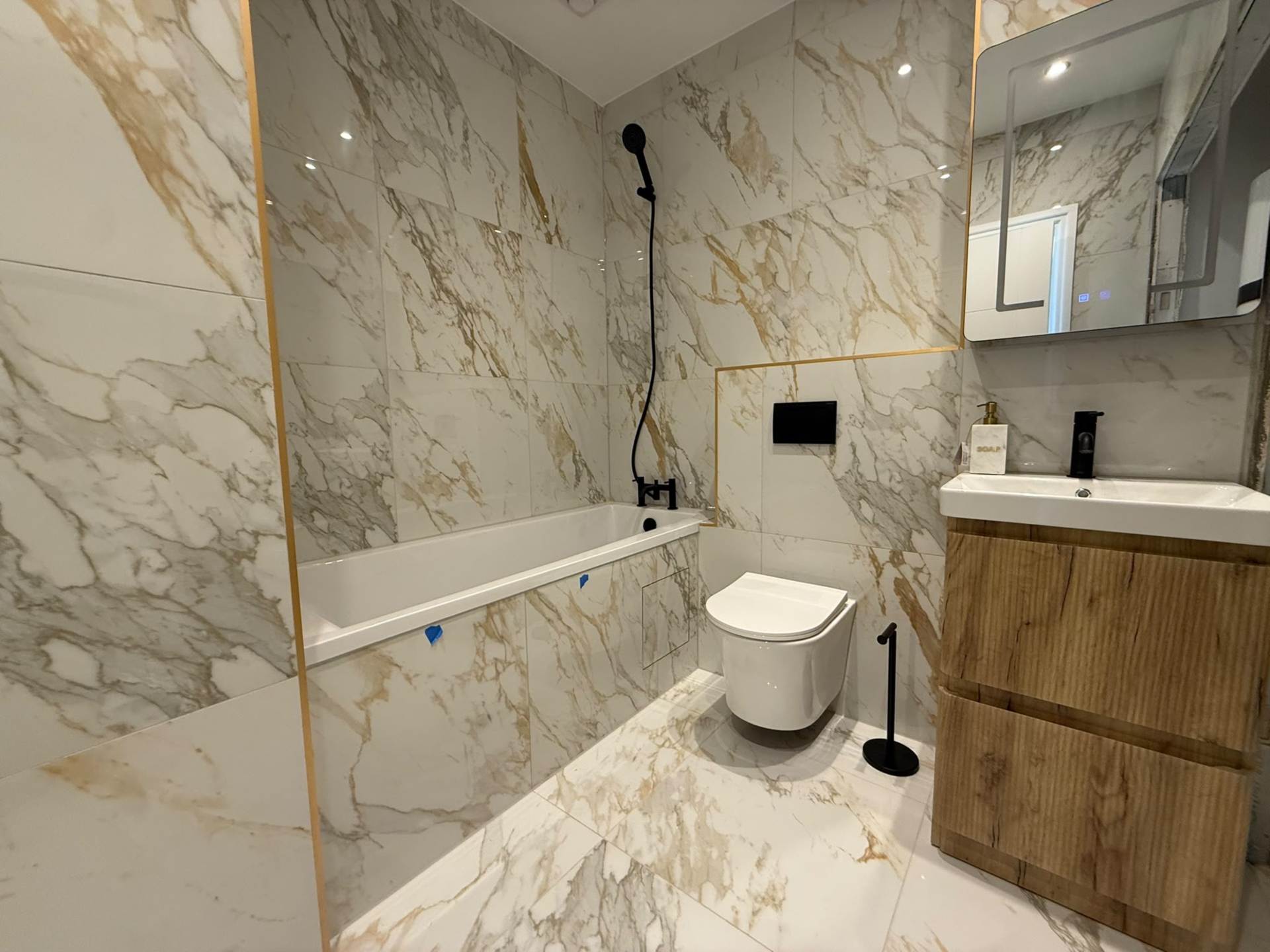 Aycliffe Road, Borehamwood, Image 12