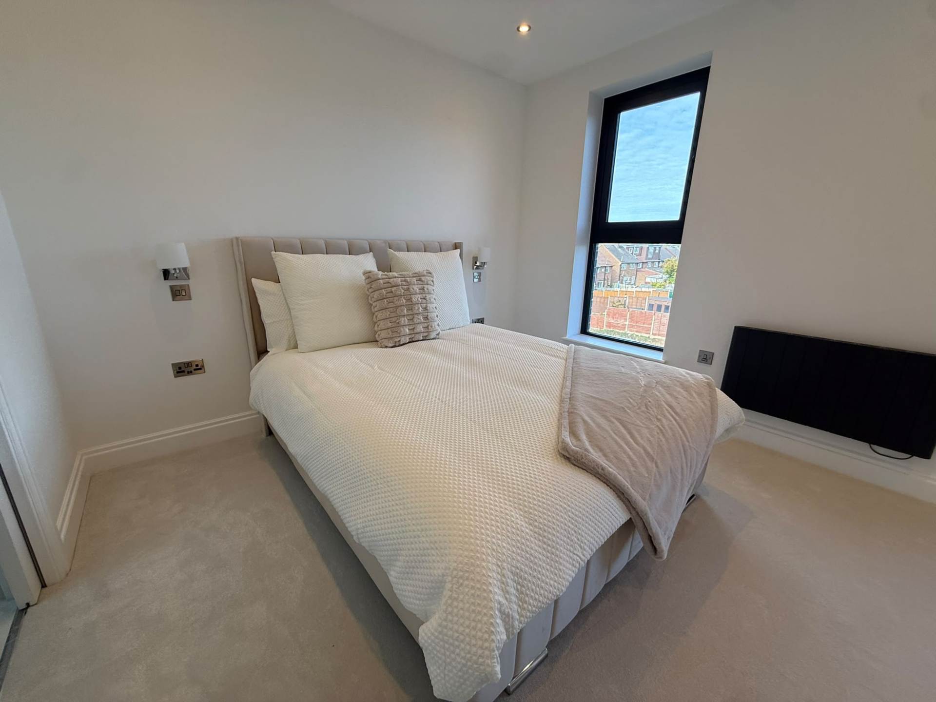 Aycliffe Road, Borehamwood, Image 4