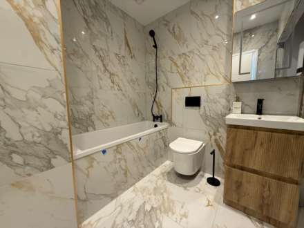 Aycliffe Road, Borehamwood, Image 12