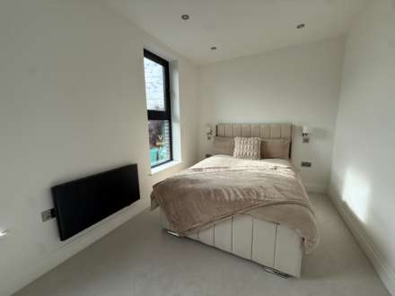 Aycliffe Road, Borehamwood, Image 6