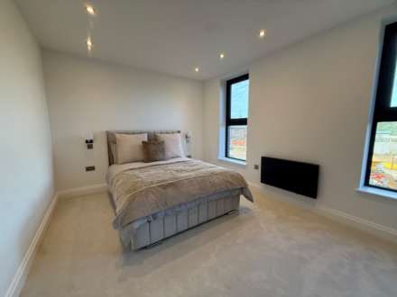 Aycliffe Road, Borehamwood, Image 8