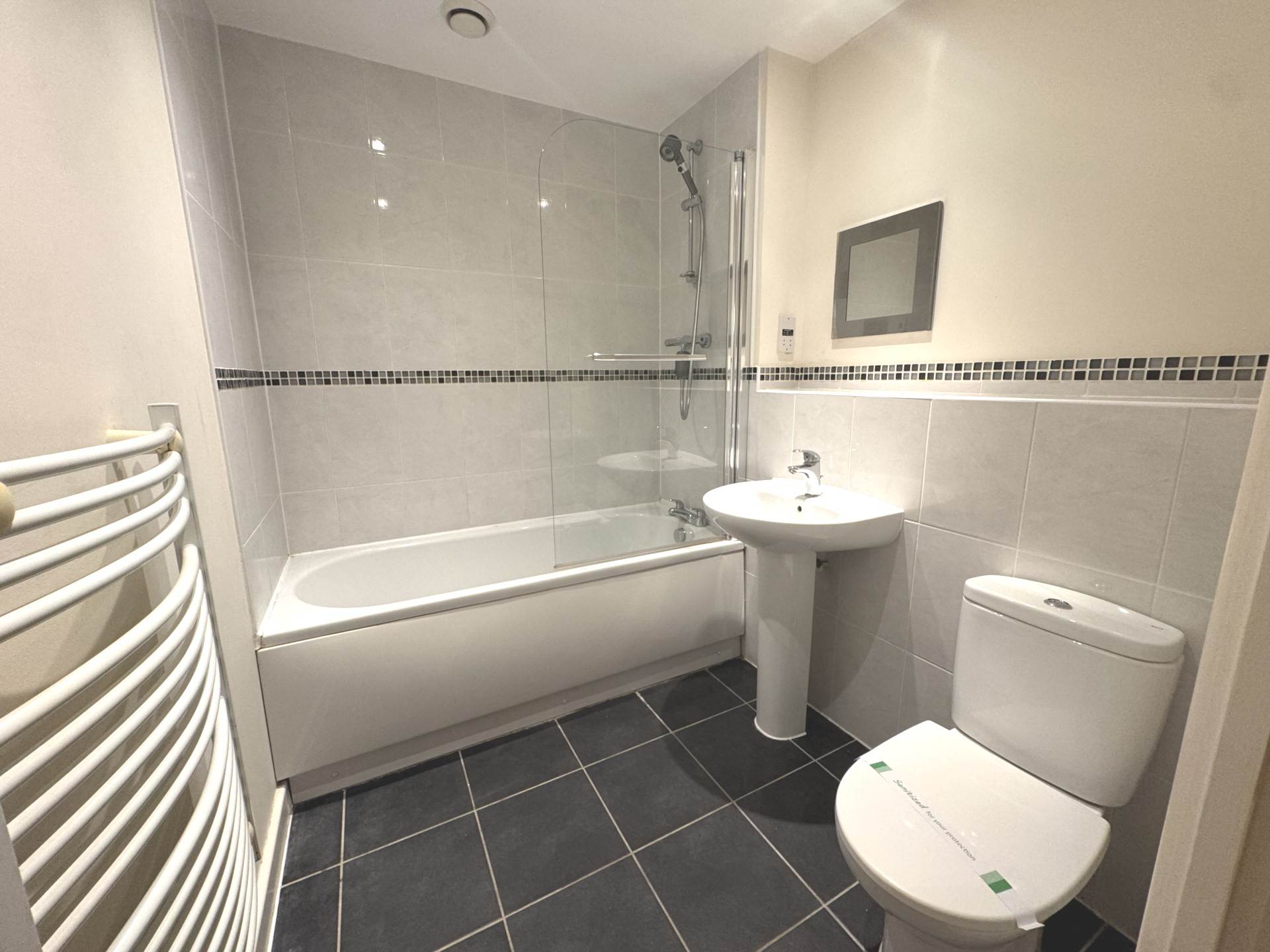 Foster House, Borehamwood, Image 5
