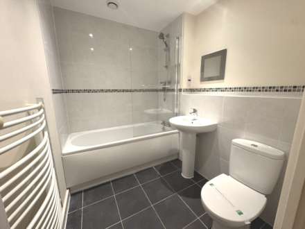 Foster House, Borehamwood, Image 5