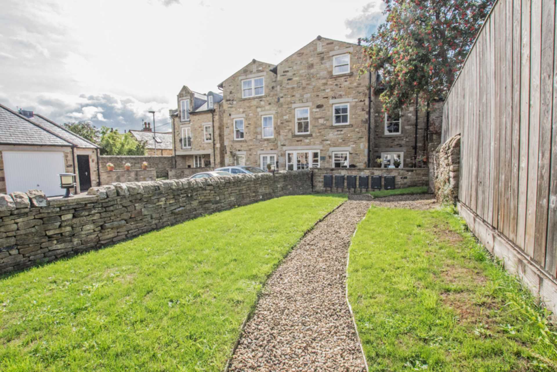 3 St Helen's Court, Corbridge, Image 2