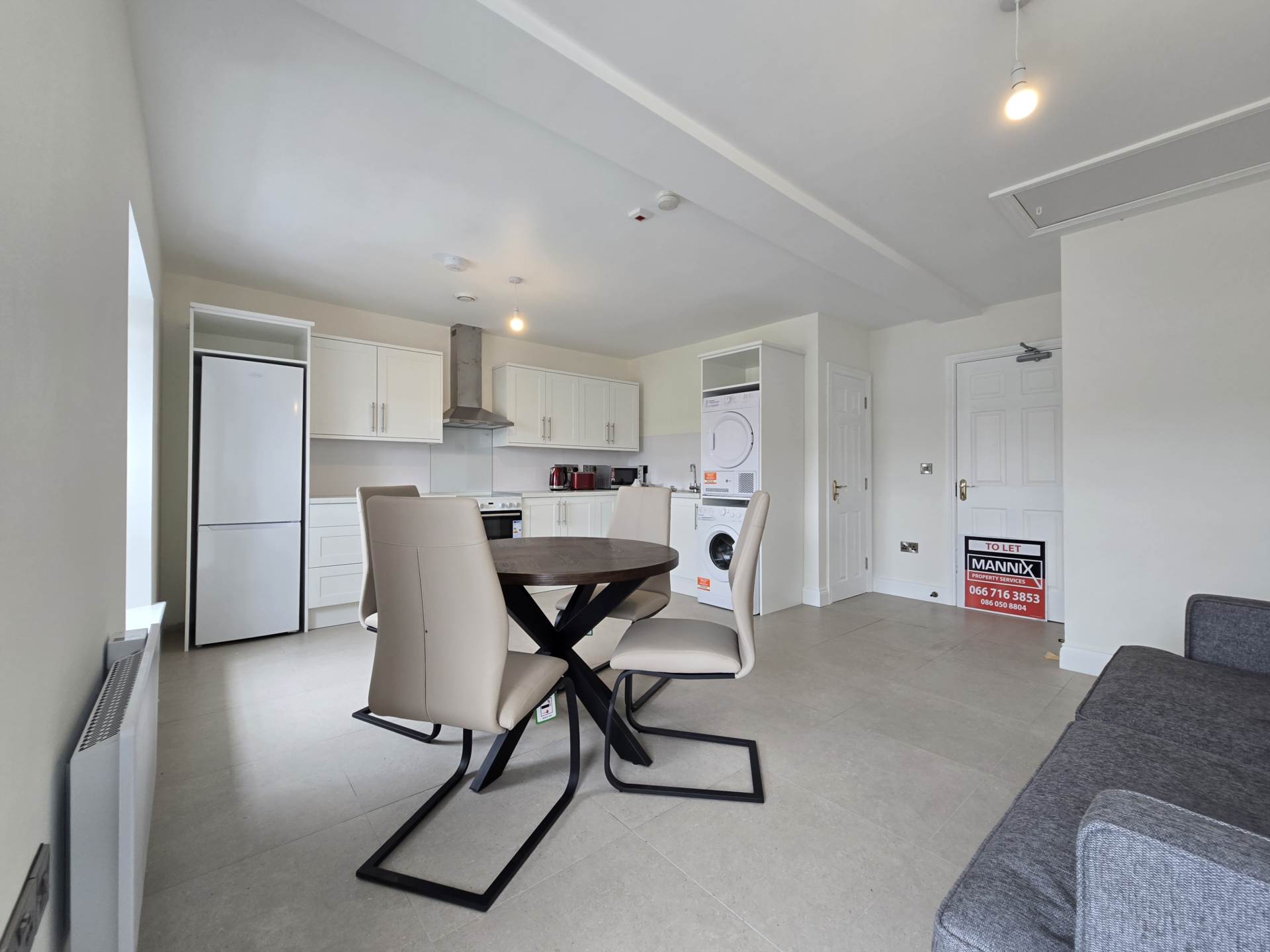 Apartment 3 – 38 Main Street, Castleisland, V92 HC60 Apartment 3 – 38 Main Street, Castleisland, V92 HC60