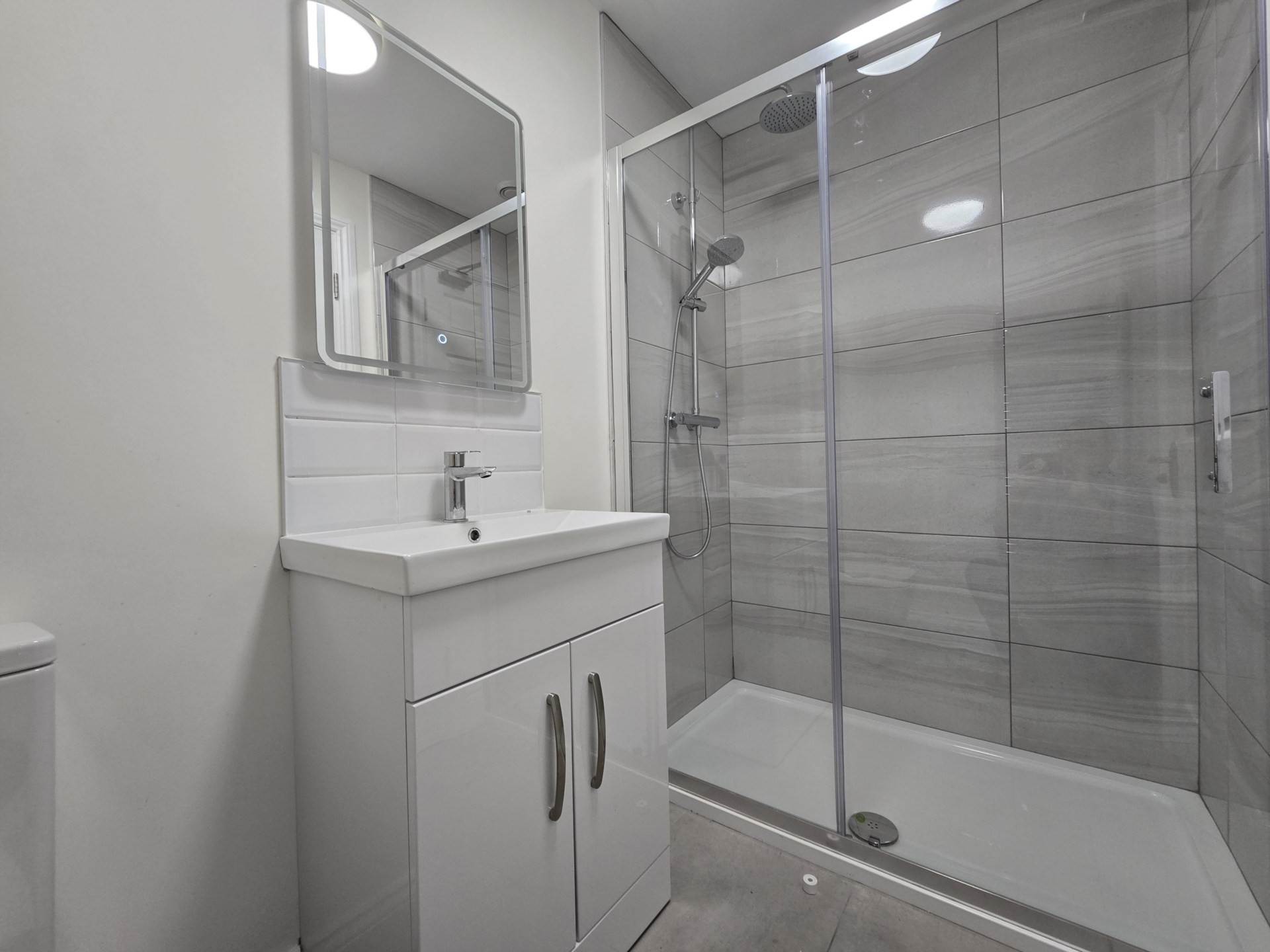 Apartment 1 – 38 Main Street, Castleisland, Co. Kerry Apartment 1 – 38 Main Street, Castleisland, Co. Kerry