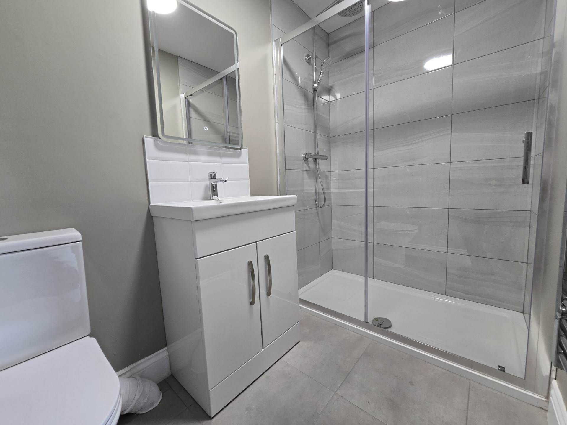 Apartment 1 – 38 Main Street, Castleisland, Co. Kerry Apartment 1 – 38 Main Street, Castleisland, Co. Kerry