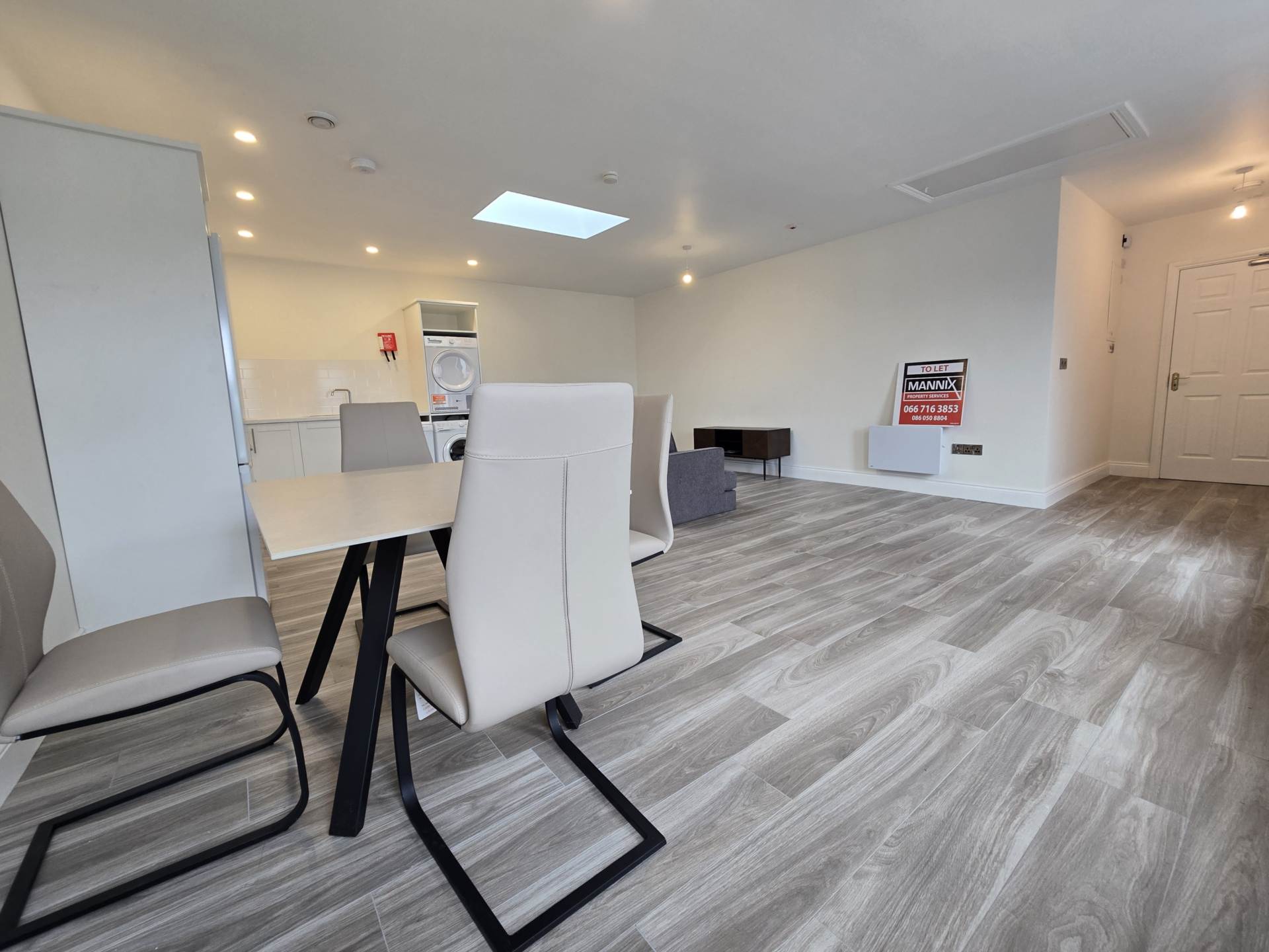 Apartment 2 – 38 Main Street, Castleisland, Co. Kerry Apartment 2 – 38 Main Street, Castleisland, Co. Kerry