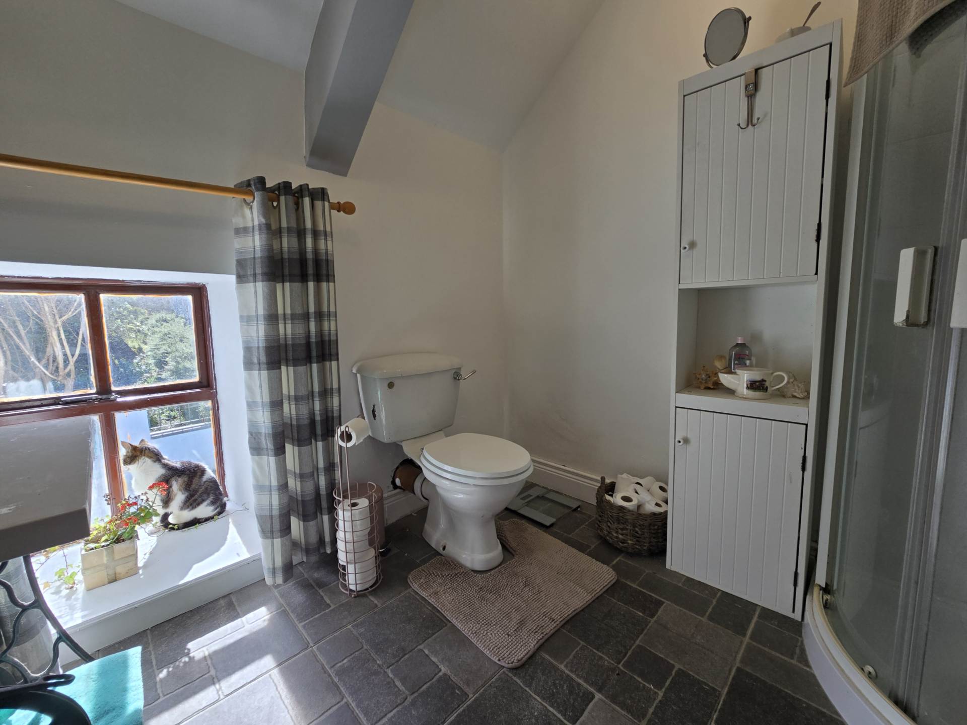 Lár an bhaile, Knocknagoshel, Co. Kerry V92 F785