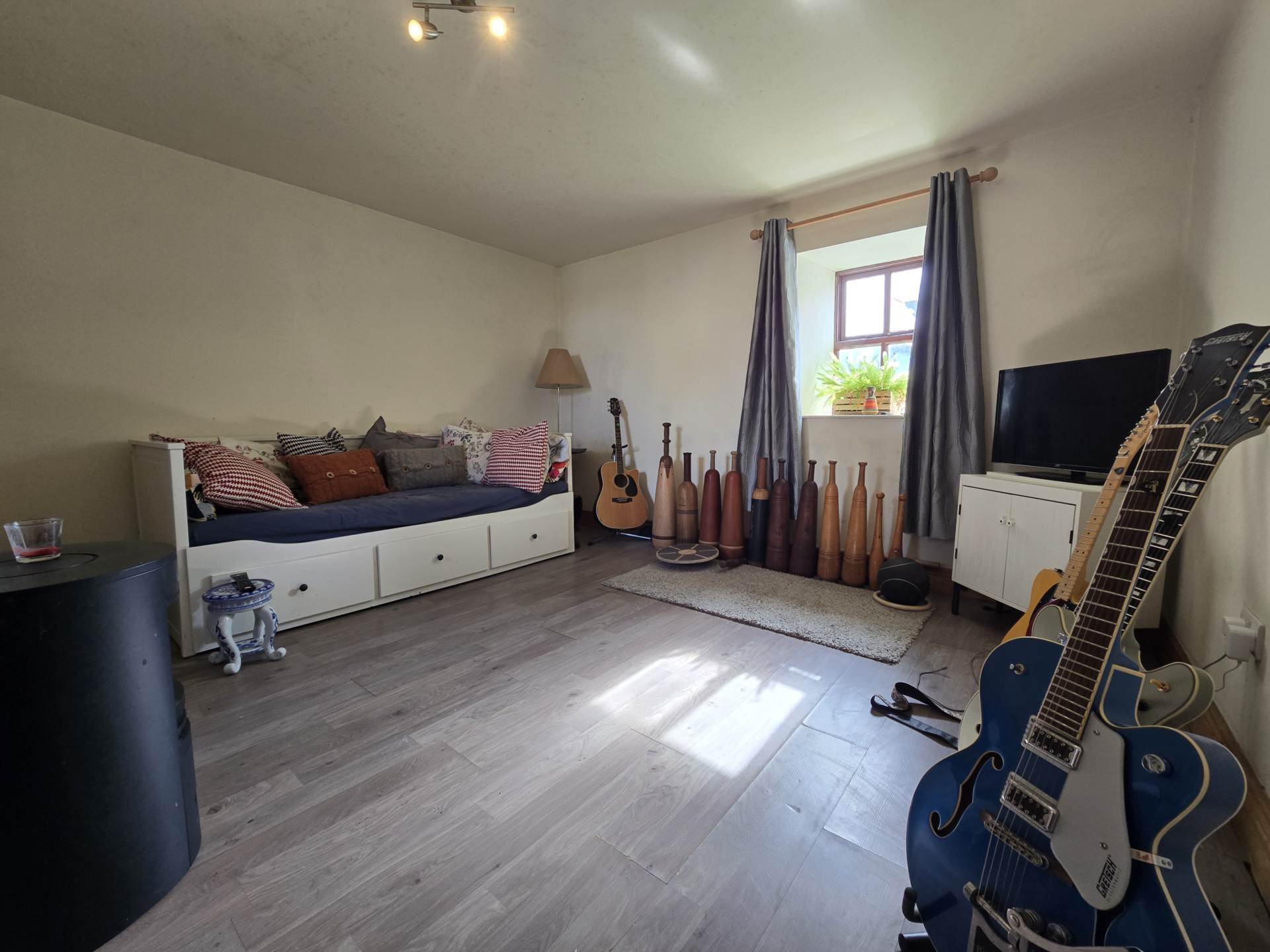 Lár an bhaile, Knocknagoshel, Co. Kerry V92 F785