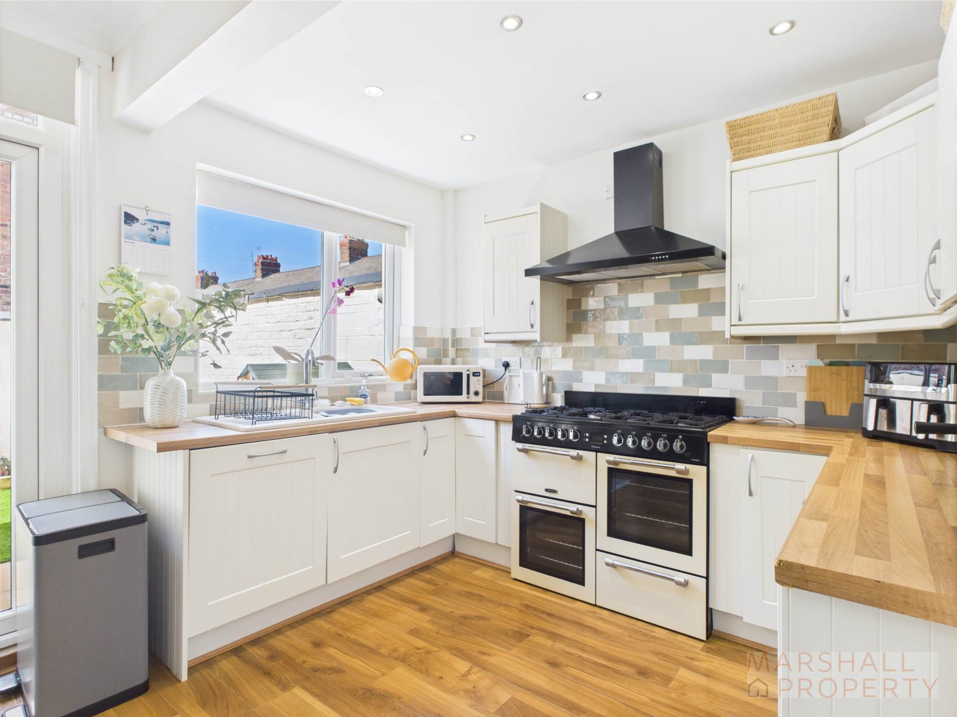 Duncombe Road South, L19, Image 8