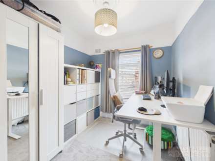 Duncombe Road South, L19, Image 19