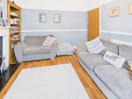 Duncombe Road South, L19, Image 4