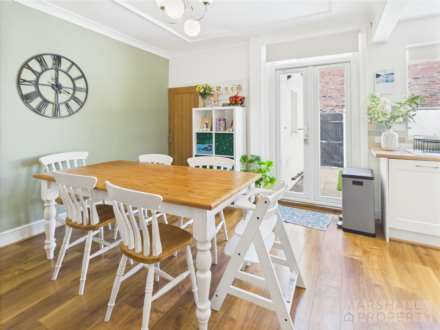 Duncombe Road South, L19, Image 5