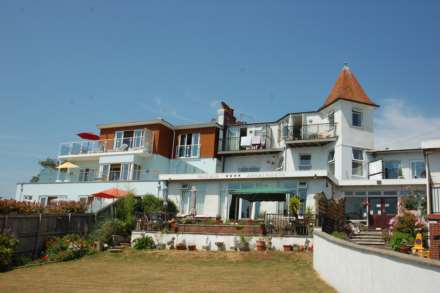 1 Bedroom Apartment, Alta Vista Road, Paignton