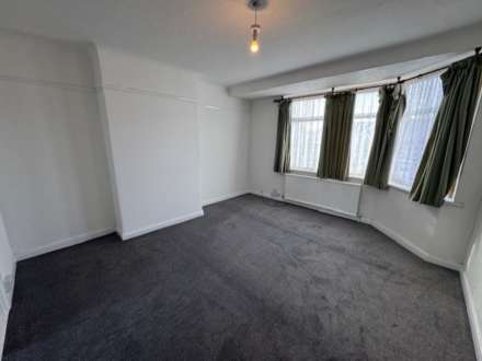 Woodford Avenue, Plympton, Image 2