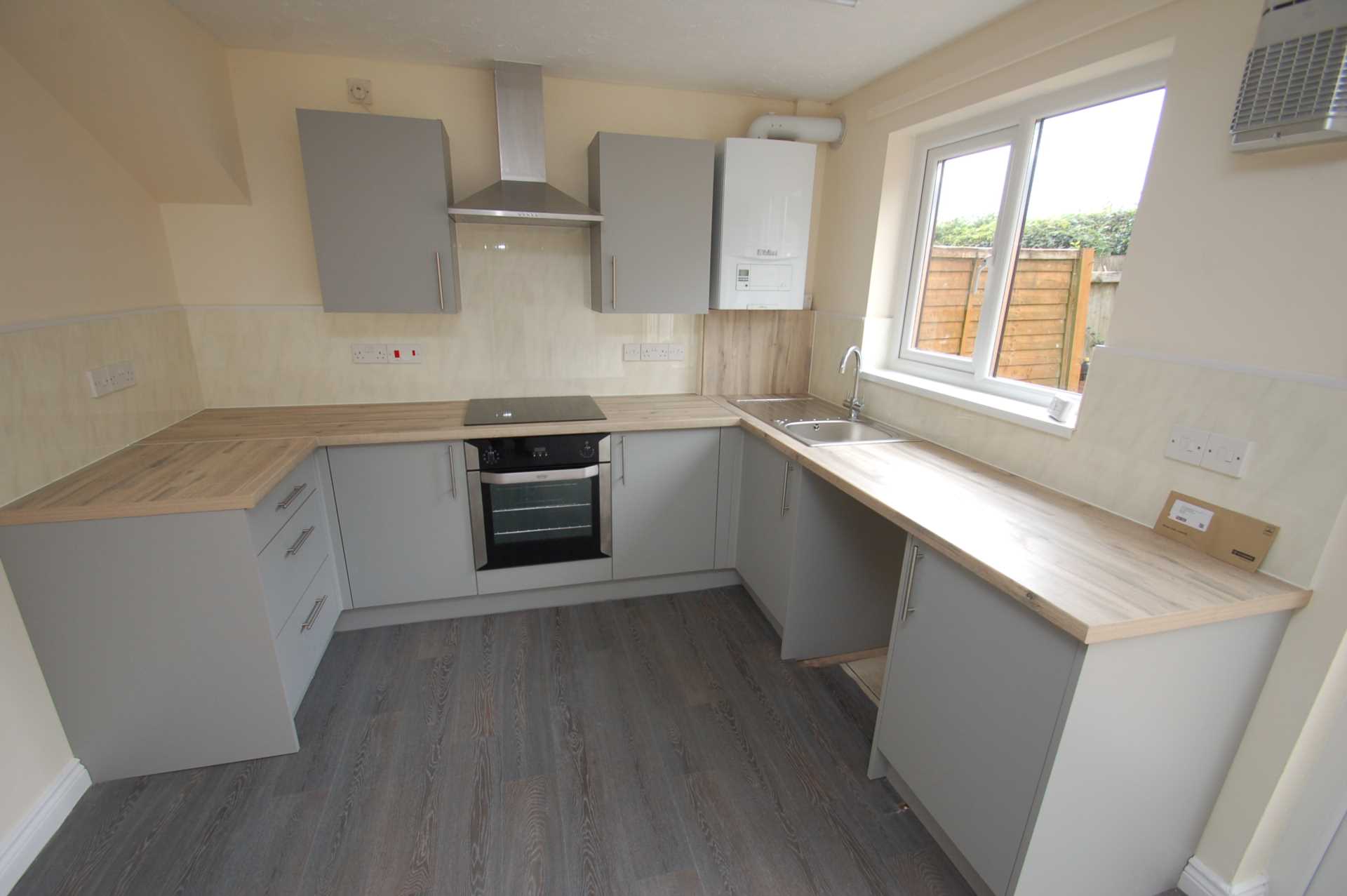 Honeysuckle Close, Paignton, Image 2